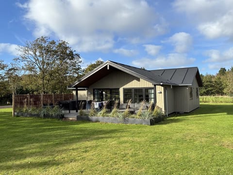"Emin" - 2.8km from the sea