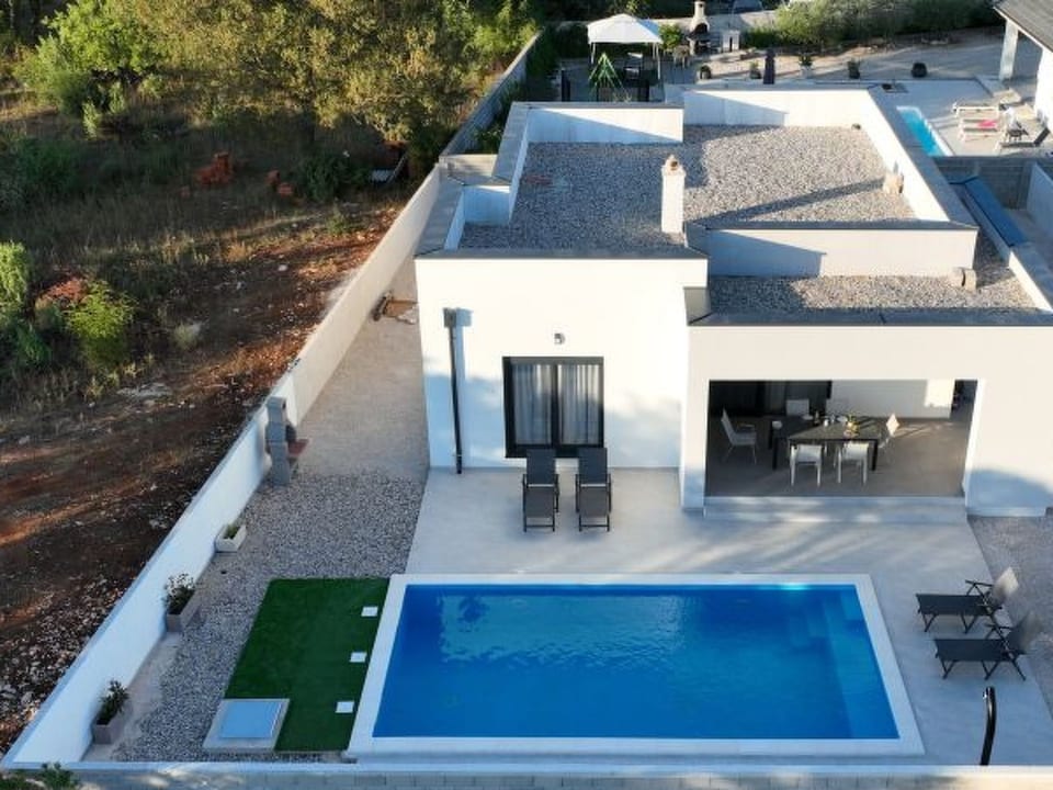 Villa Zara Blu with pool - Crno