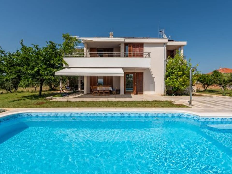 Olivar house with heated pool by the beach - Privlaka