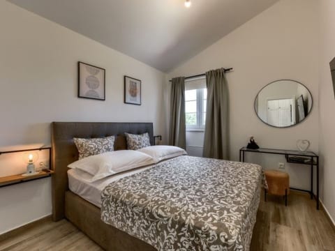 Villa Andamalu with heated pool