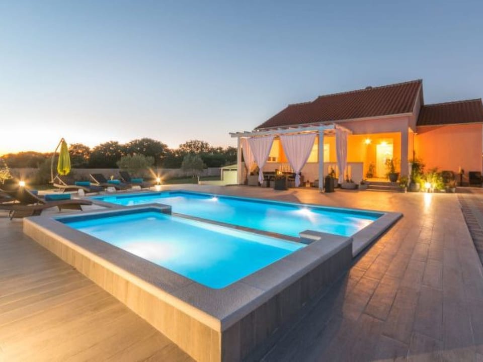 Beautiful villa Maris with pool - Polača
