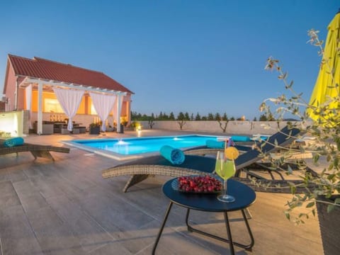 Beautiful villa Maris with pool