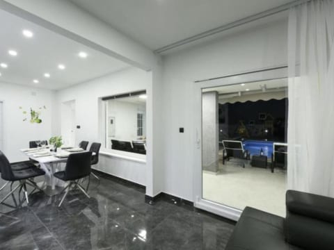Villa Mare with heated pool and gym