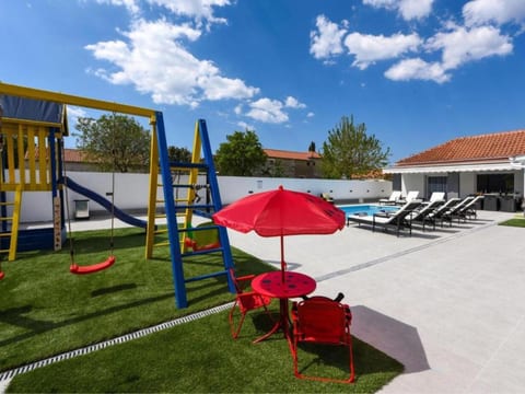 Villa Mare with heated pool and gym