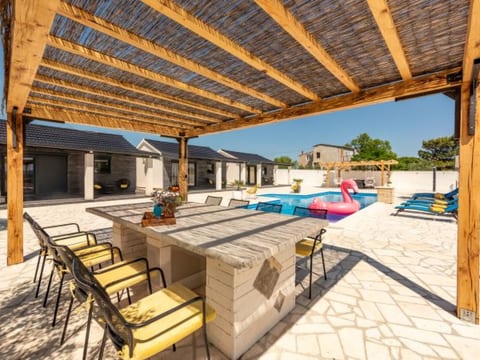 Unique Villa V with pool