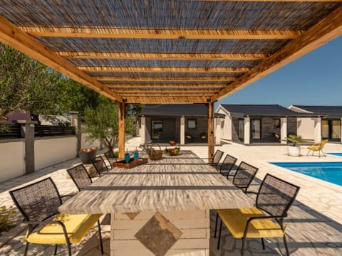 Unique Villa V with pool