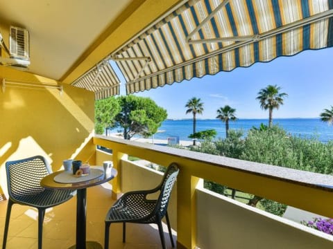 Holiday Apartment Inga Yellow with a sea view