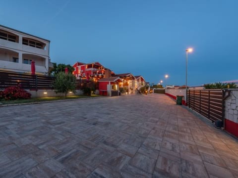 XXXL Villa Ancora with heated pool