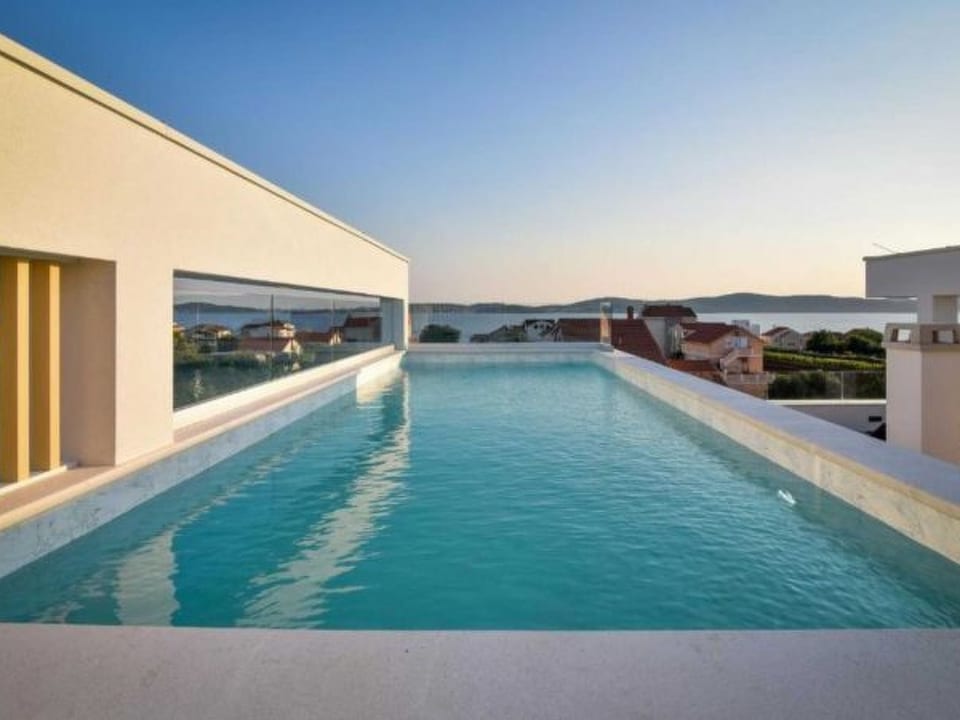 Villa La Perla Apt 4, 4+2 con piscina en la azotea climatizada - Bibinje