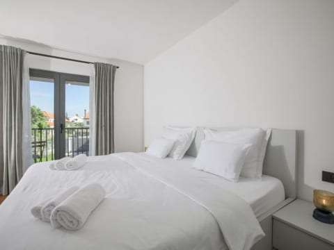 Villa Marta with heated pool and traditional taver