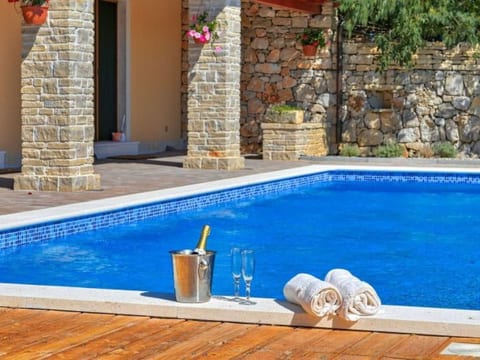 Villa Jacassa with heated pool and jacuzzi