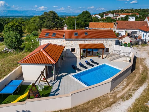 Villa Miandri with heated pool