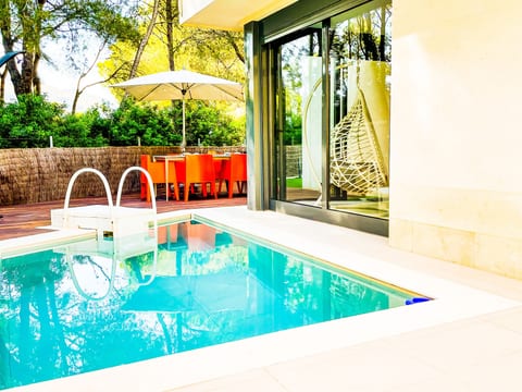 Pool Indoor