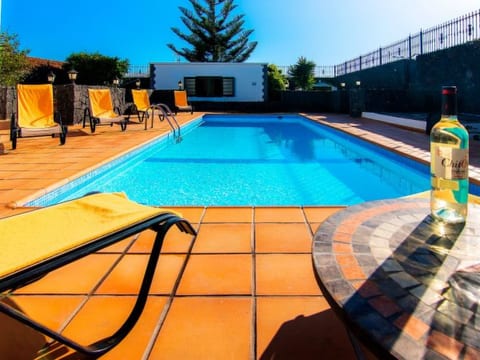 VILLA LEONARD