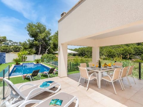 Villa Kobe - PlusHolidays