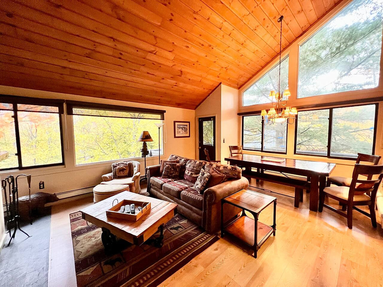 3 BR Townhouse sleeps 8! Pools, Hot tubs