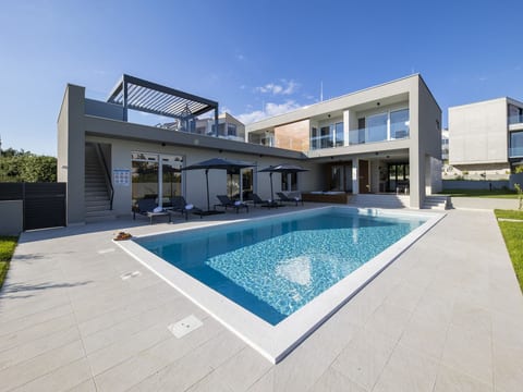 Pool Indoor