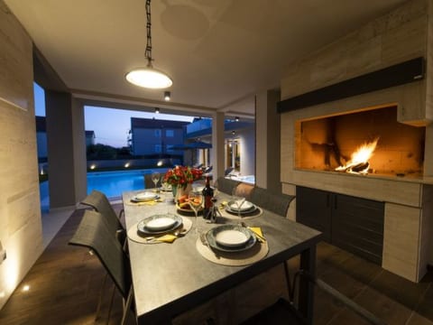 Luxury villa Mary Lou with pool and spa area