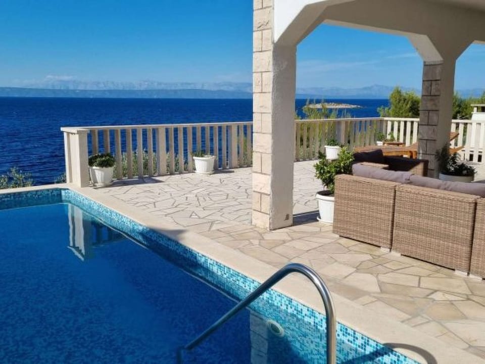 Villa da Sogno Fronte Mare con piscina - Blato