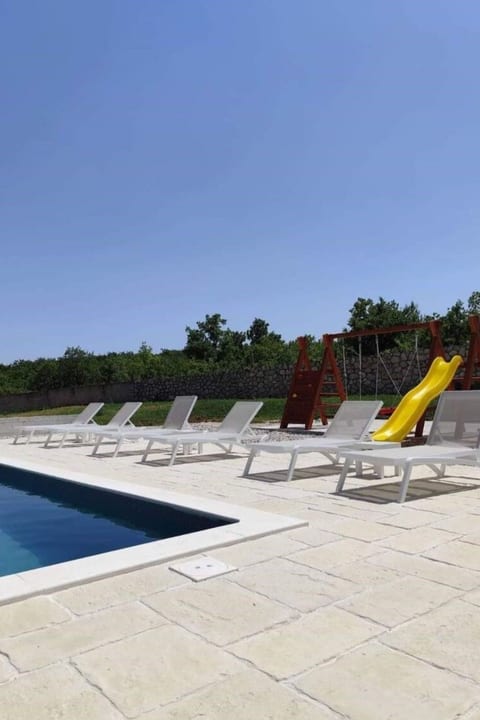 Pool Indoor