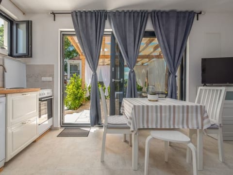 Studio Apartment Varos with shared pool