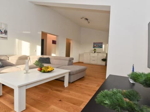Villa Pinia with pool, Zadar