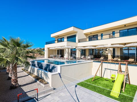 Villa Novue with pool