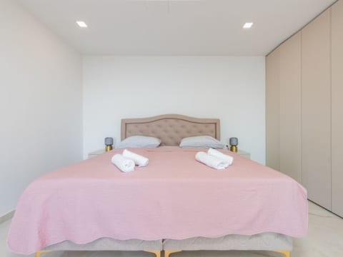 Seaview Villa A`More with heated pool