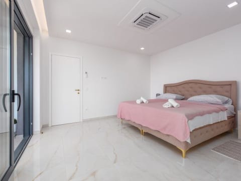 Seaview Villa A`More with heated pool