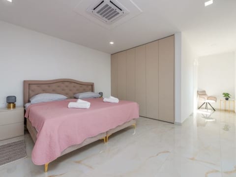 Seaview Villa A`More with heated pool
