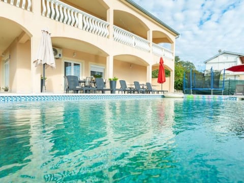 Apartment Holiday House Diana