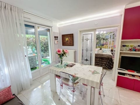 Cosy 1 bedroom Republique 236