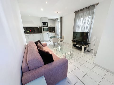 Central 1 bedroom Riouffe 206 2 mins from Palais