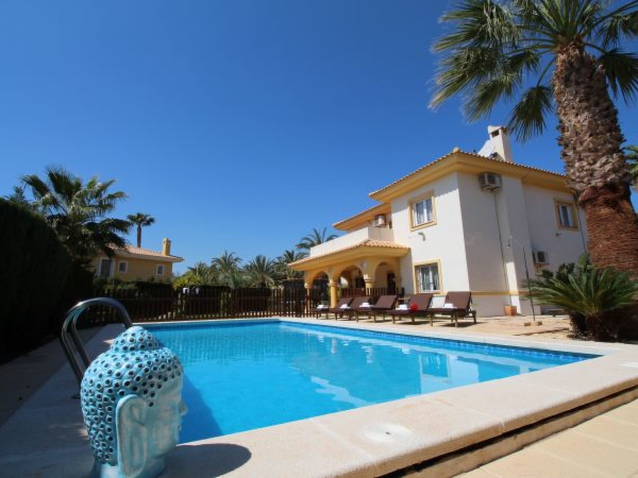 VILLA 25