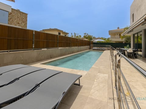 Pool Indoor