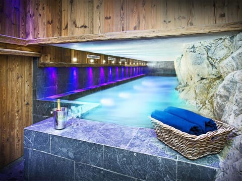 Pool Indoor