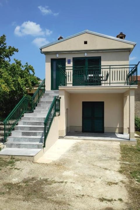 House Perina hiža
