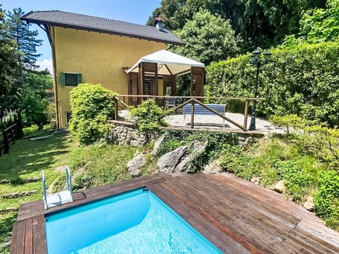 Schönes Ferienhaus in Camaiore mit Privatem Pool