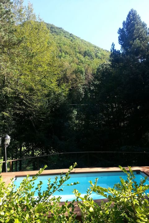 Schönes Ferienhaus in Camaiore mit Privatem Pool