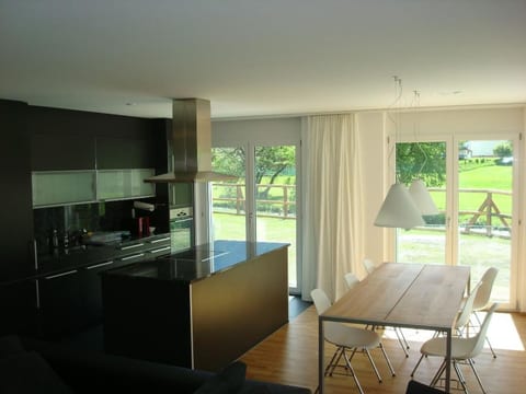 Herti Park (DI) Appartement/Fewo, Dusche oder Bad, WC 5½-Zimmerwohnung