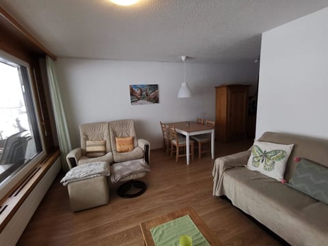 Talstrasse 57B Nr 1 Appartement/Fewo, Dusche oder Bad, WC 2 1/2 -Zimmerwohnung