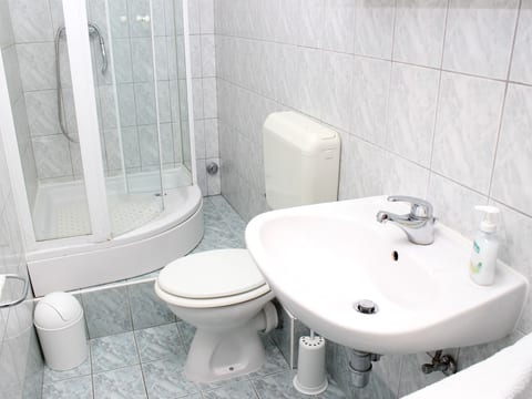 Zwei-Zimmer-Wohnung in der Nähe des Zentrums und des Palastes