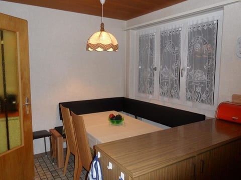 Kesch 1 Appartement/Fewo, Dusche oder Bad, WC 4½-Zimmerwohnung
