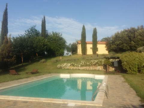 Haus in Manciano mit Terrasse, Garten und Grill