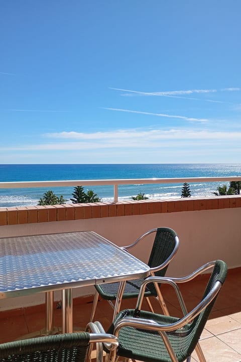 Wohnung Danesp - Frontal al Mar mit Blick auf den Pool