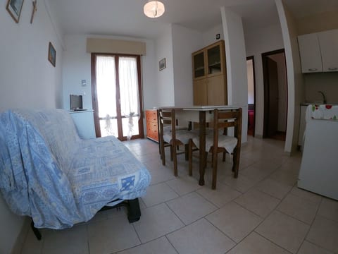 Dreizimmerwohnung Tata 98 50 m vom Meer entfernt