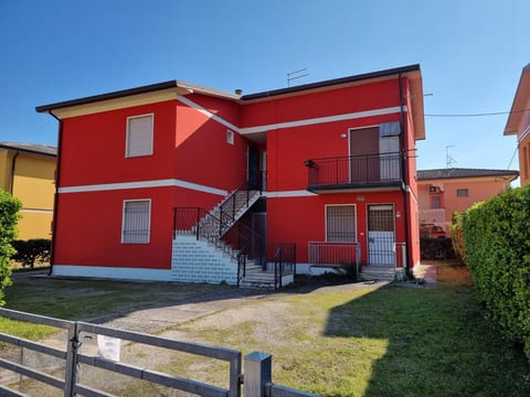 Komfortable Wohnung in Rosolina Mare mit Garten