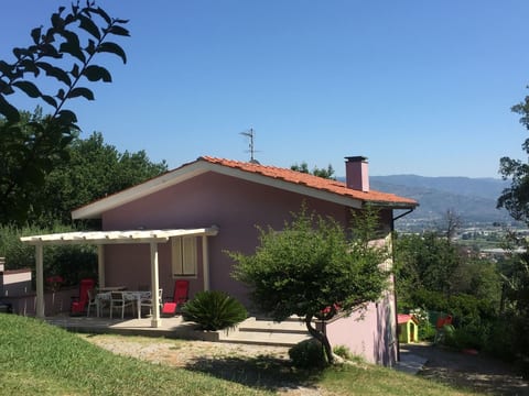 in Basetti mit Garten und Grill