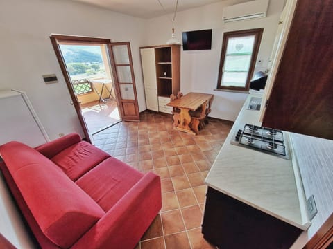 Zweizimmerwohnung mit Schlafzimmer mit Doppelbett und Schlafsofa
