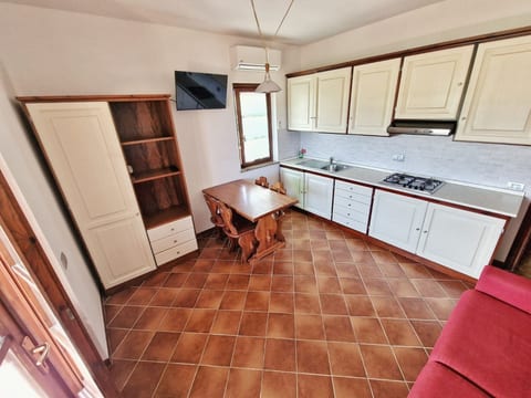 Zweizimmerwohnung mit Schlafzimmer mit Doppelbett und Schlafsofa